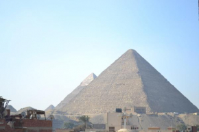 Queen Cloepatra Samy pyramids inn